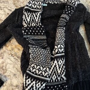 Maurice's long cardigan white and black